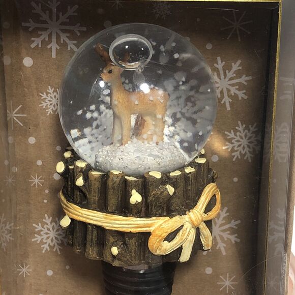 Reindeer Christmas Wine Bottle Stopper Snow Globe Water 5" Tall  Wild Eye Design - Picture 5 of 5
